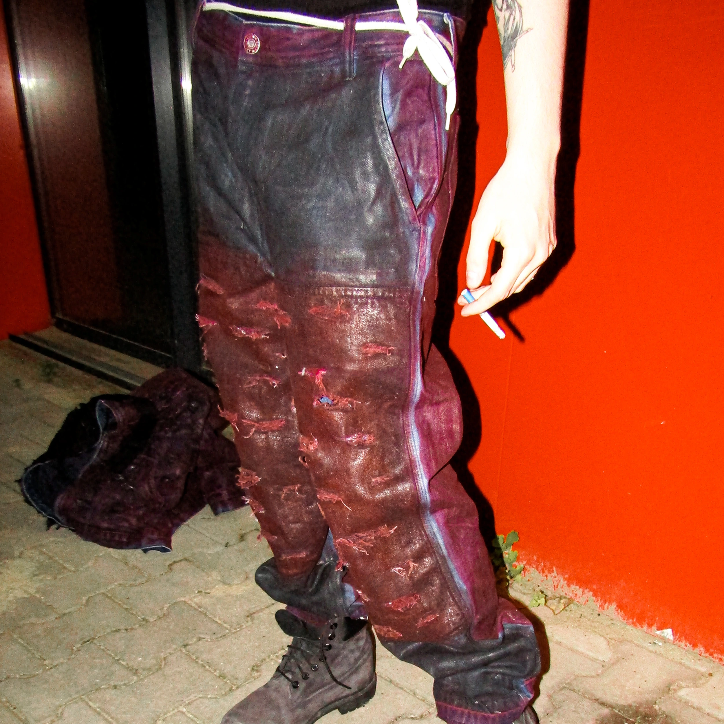 SELF-CORROSION WAXED DOUBE-KNEES (1/1)