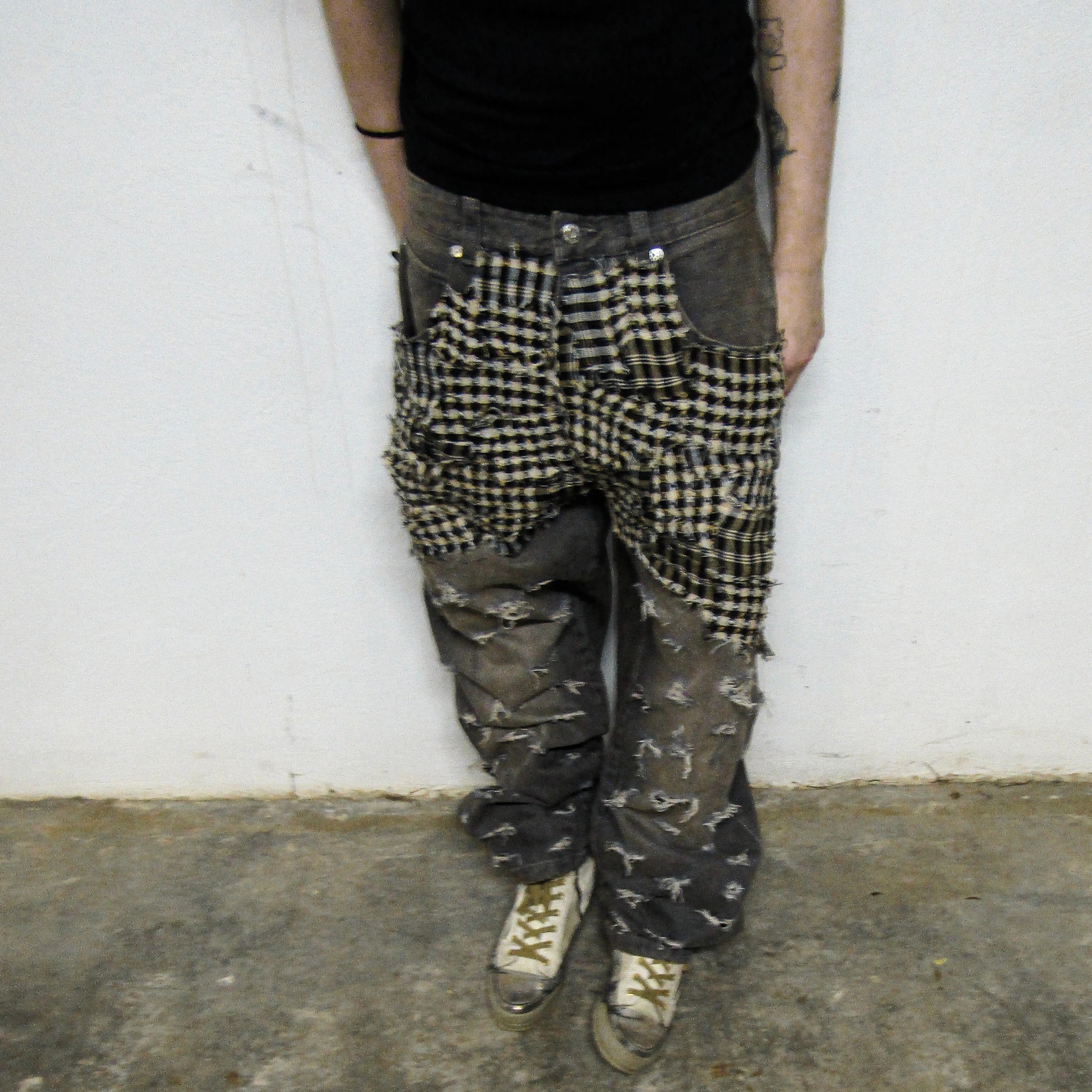 ROTTEN DISTRESSED JEANS (1/1)
