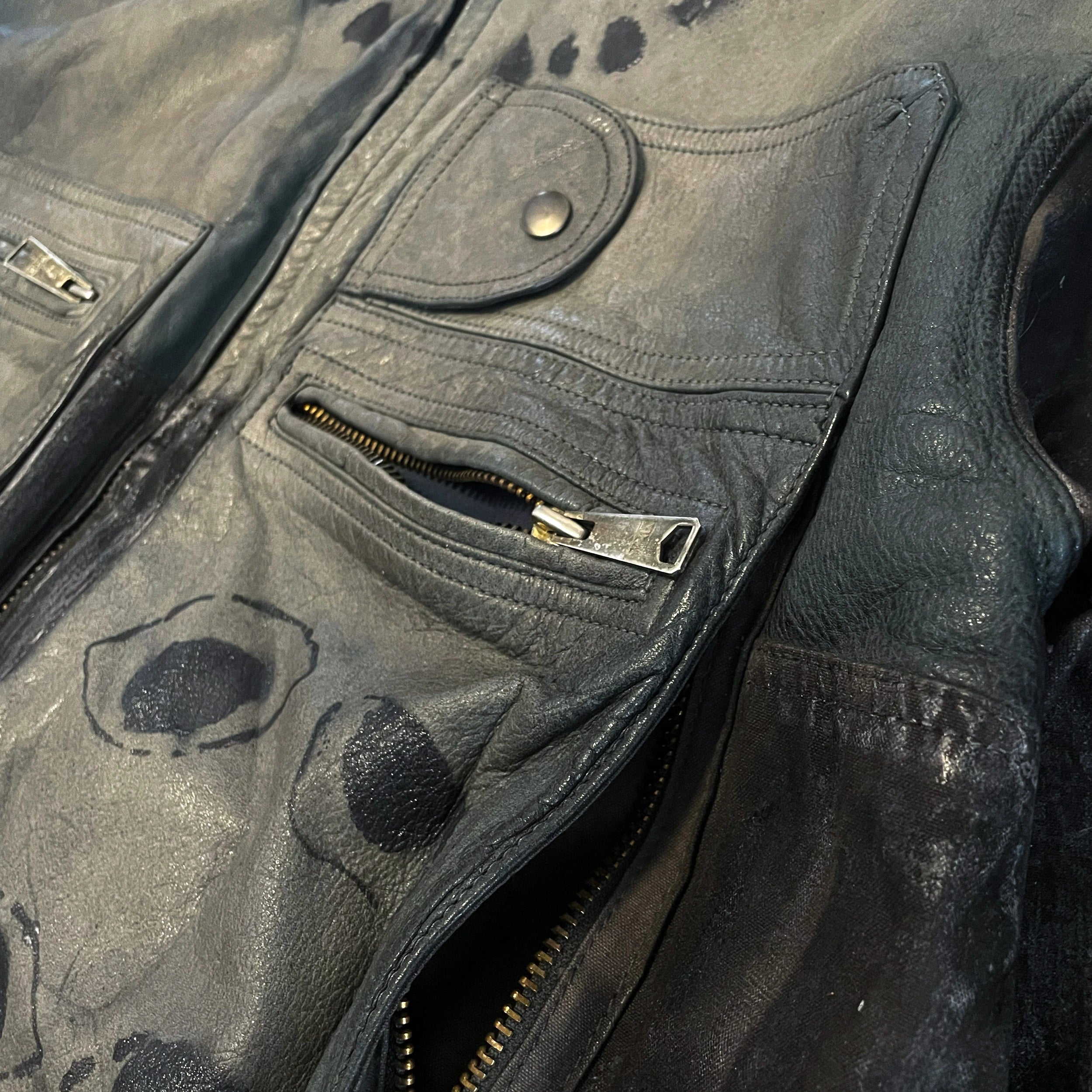 "FANGS OUT" GENUINE LEATHER JACKET (1/1)
